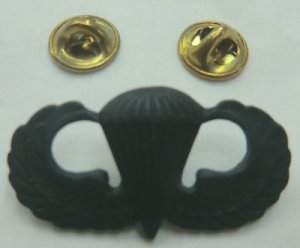 画像1: 米軍　ベーシック空挺章　黒　バッチ　ピンズ