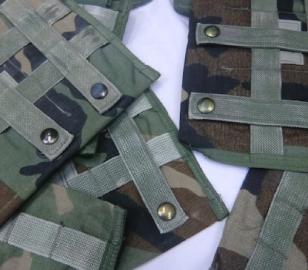 画像9: MOLLE 3連M4マグポーチ　ウッドランド (9)