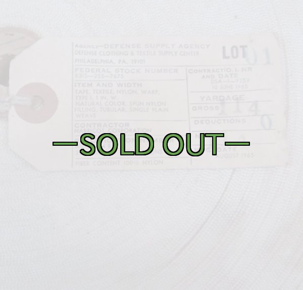 画像2: 軍用平ヒモ　幅25mm　ナイロン　ライン入り　白　チューブ　60年代 (2)