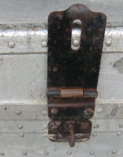 画像9: 軍用ボックス アルミ FRUIT JUICER 中古良品 ダメージ (9)