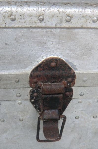 画像13: 軍用ボックス アルミ FRUIT JUICER 中古良品 ダメージ (13)