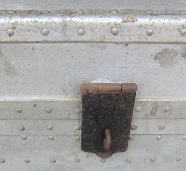 画像8: 軍用ボックス アルミ FRUIT JUICER 中古良品 ダメージ (8)