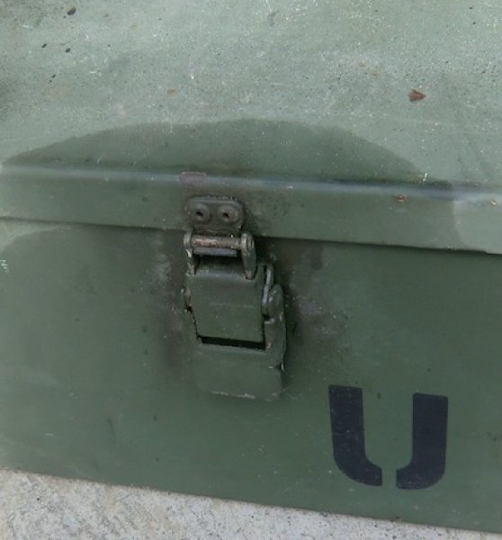 画像9: 軍用ボックス　USMC　スチール　約95×16×22cm　中古良品 (9)