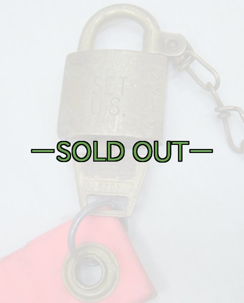 画像2: 軍用パドロック　US刻印　AMERICAN LOCK　中古良品 (2)