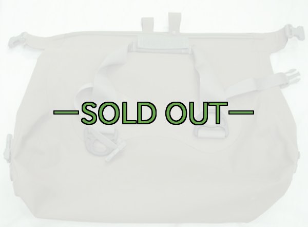 画像2: 防水バッグ　WaterShed　アルファーグリーン (2)