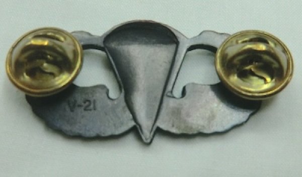 画像4: 米軍 ベーシック空挺章 黒 バッチ ピンズ (4)