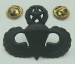 画像1: 米軍　マスター空挺章　黒　バッチ　ピンズ (1)