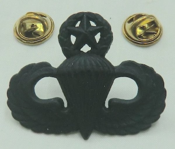 画像1: 米軍　マスター空挺章　黒　バッチ　ピンズ (1)