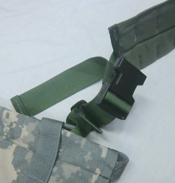 画像6: ACUラジオポーチ　メインパック用　MOLLEショルダーストラップ付き (6)