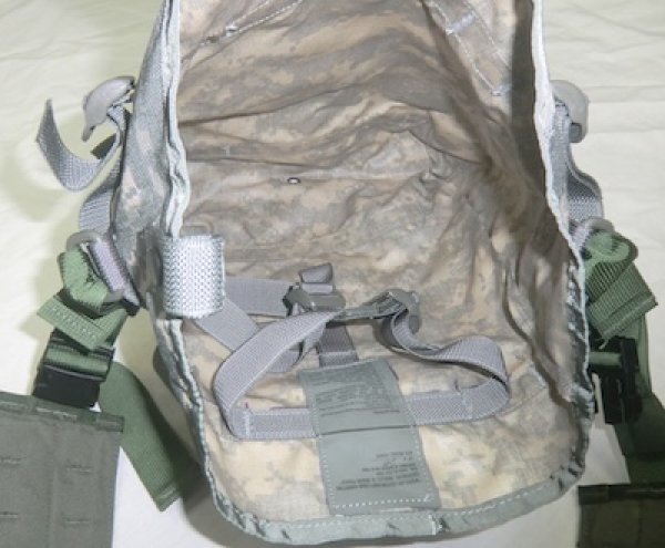 画像9: ACUラジオポーチ　メインパック用　MOLLEショルダーストラップ付き (9)