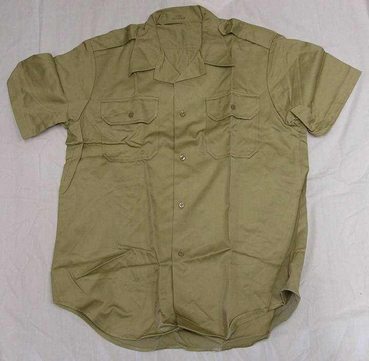 チノシャツ Lサイズ 未使用 69年 - いは軍払い下げ品店